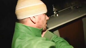 ارتكب حماقة امرأة سمراء الهواة مارس فلم فيديو سكسي الجنس في السيارة في الهواء الطلق
